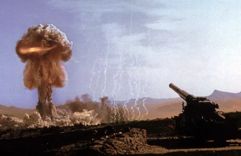 Первое и единственное испытание атомной пушки, округ Най, штат Невада, май 1953 года. Министерство обороны США / Комиссия по атомной энергии