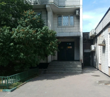 Отель - громко сказано, но переночевать можно. Без звёзд.