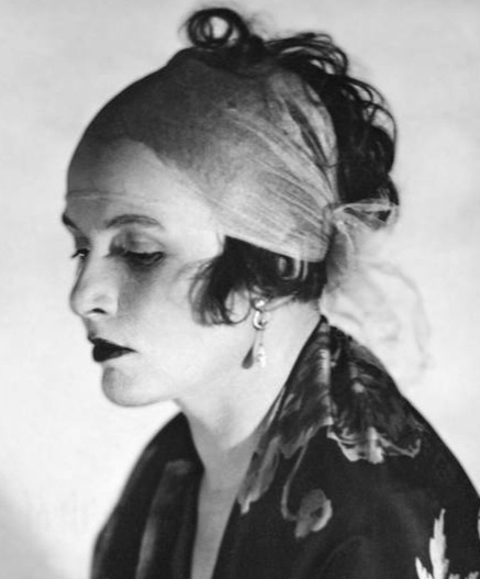 Райх в сценическом костюме для спектакля "Последний решительный"