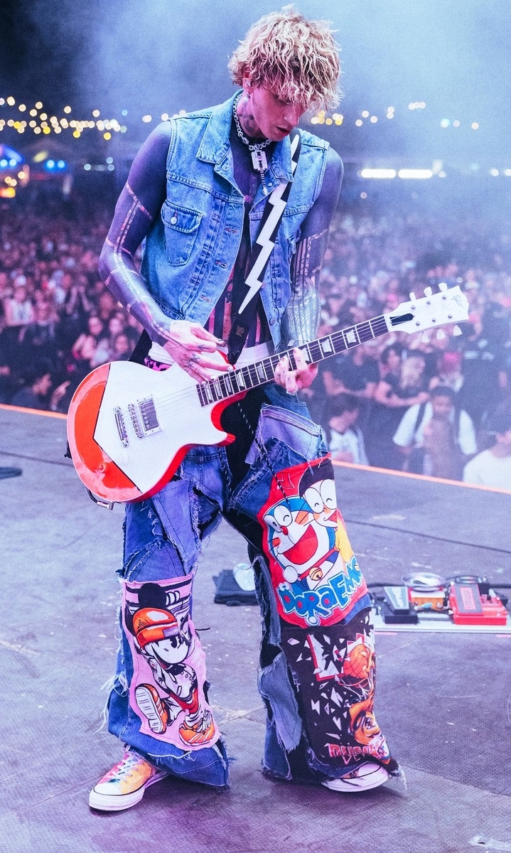    Колсон Бейкер пытается вернуть актрисуСоцсети Колсона Бейкера