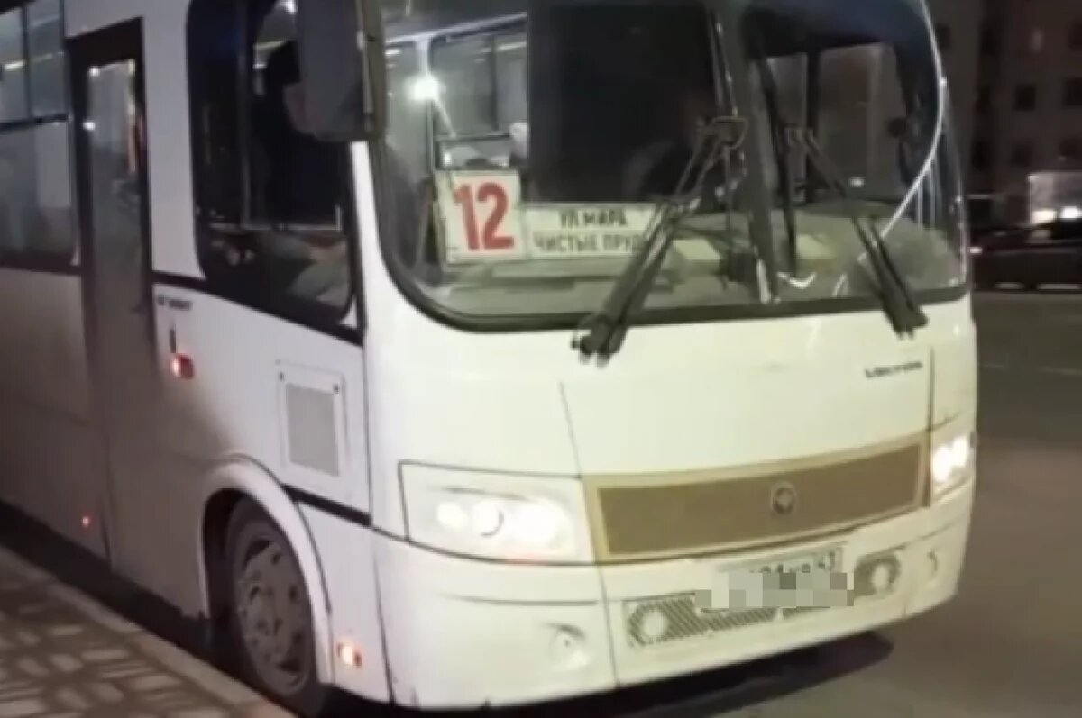    После прямого эфира глава администрации Вячеслав Симаков отправился «ловить» автобусы.