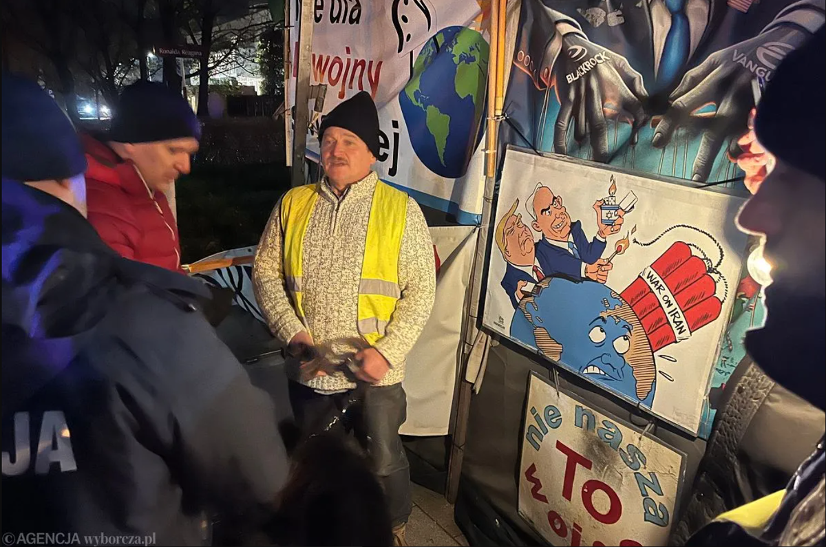    В Варшаве отыскали повод снести «палатку сторонников Путина»