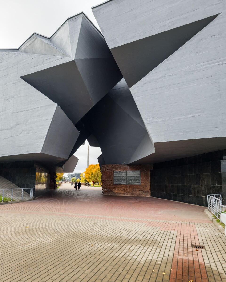 Монумент Звезда - главный вход Брестской Крепости