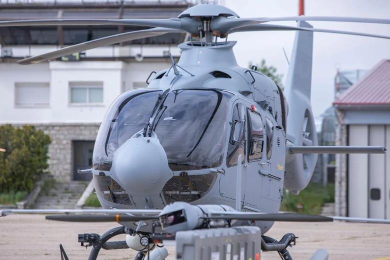 Испания провела успешные испытания связки “вертолет-беспилотник” для ВМС и армии. Фото: Airbus Helicopters