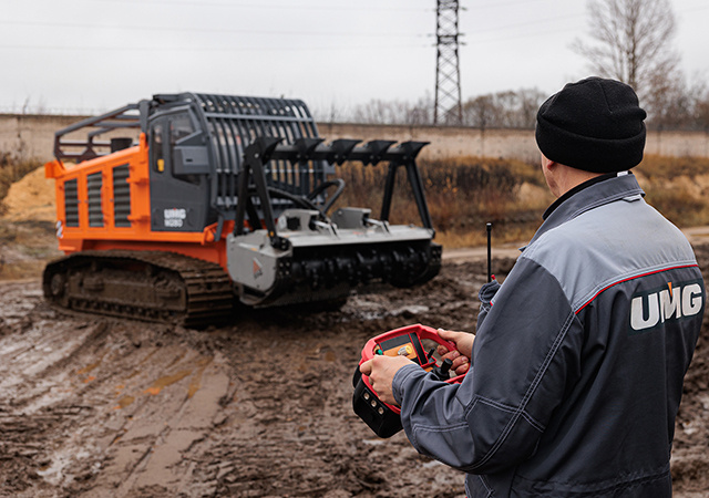 В Твери разработаны экскаваторы с дистанционным управлением. Дальность – до 20 км