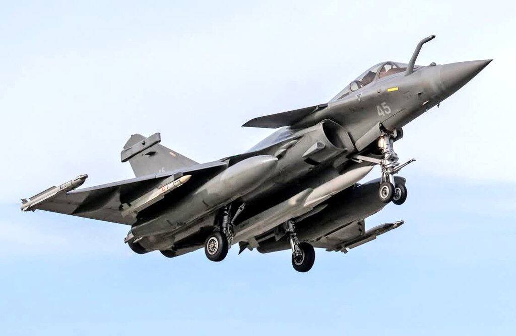 ВМС Франции успешно испытали модернизированную ракету носителя ядерной боеголовки ASMPA-R с палубного истребителя Rafale Marine. Фото: ВМС Франции