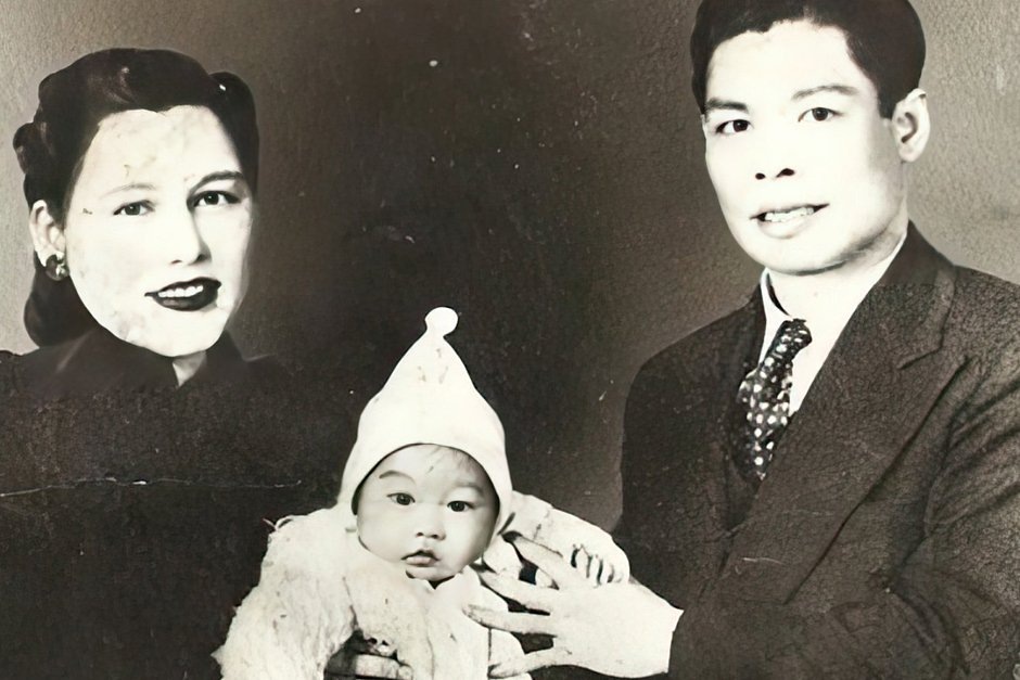 Брюс Ли вместе с родителями
Фото: Public Domain