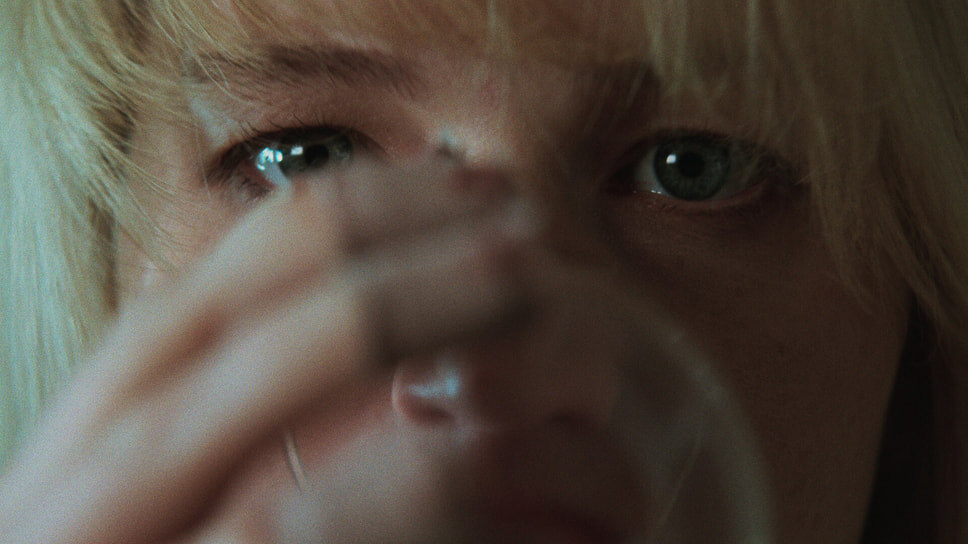 Кадр из фильма «Умри, моя любовь», режиссер Линн Рэмси, 2025.📷Фото: Про:взгляд