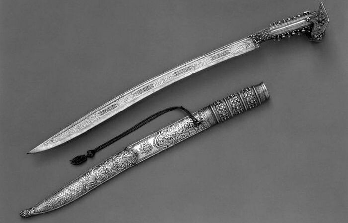 Вспомогательный клинок.