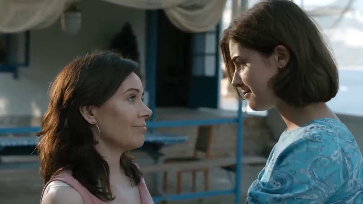 Кадр из мини-сериала "Можно мне тебя обнять", 2017 г., режиссер Станислав Назиров, сценарист Наталия Павловская, композитор Андрей Климинов (скриншот) 