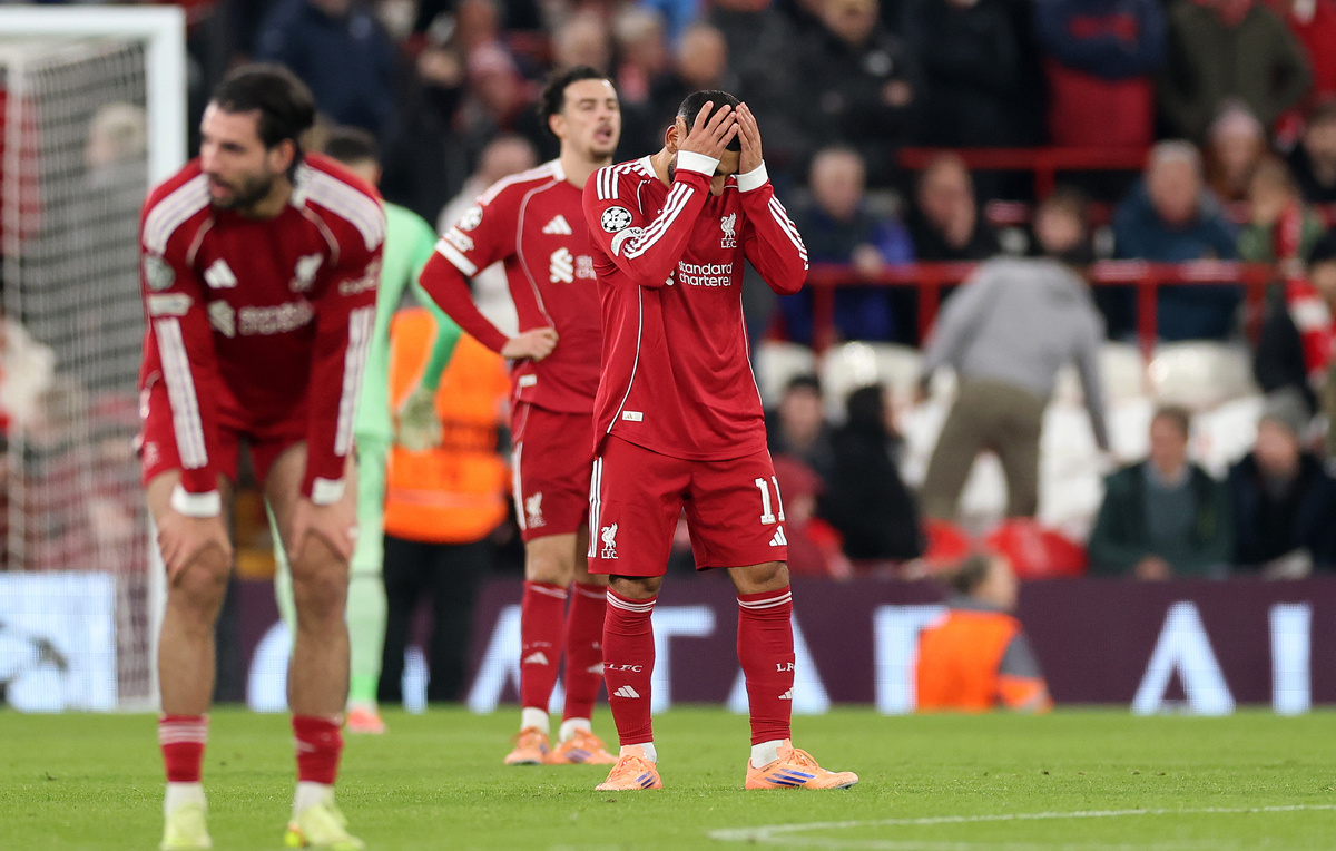    Полузащитник "Ливерпуля" Мохаммед Салах (справа)  Carl Recine/Getty Images