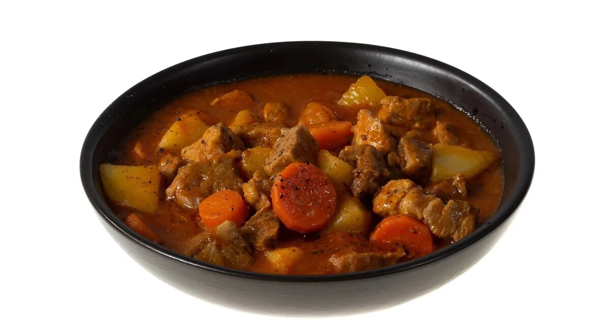 Наваристый, горячий гуляш – отличное блюдо для холодов