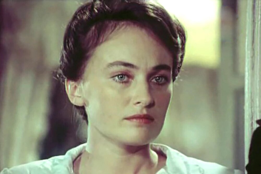    Лариса Гузеева. Кадр из фильма «Секретный фарватер» (1986-1987)