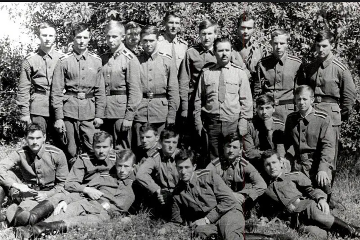 Будущие майоры и  полковники, и как вариант старлеи. Фото Александра Бакуты.