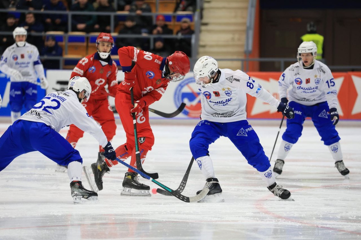     Хоккейный «Енисей» уступил столичному «Динамо» в Красноярске