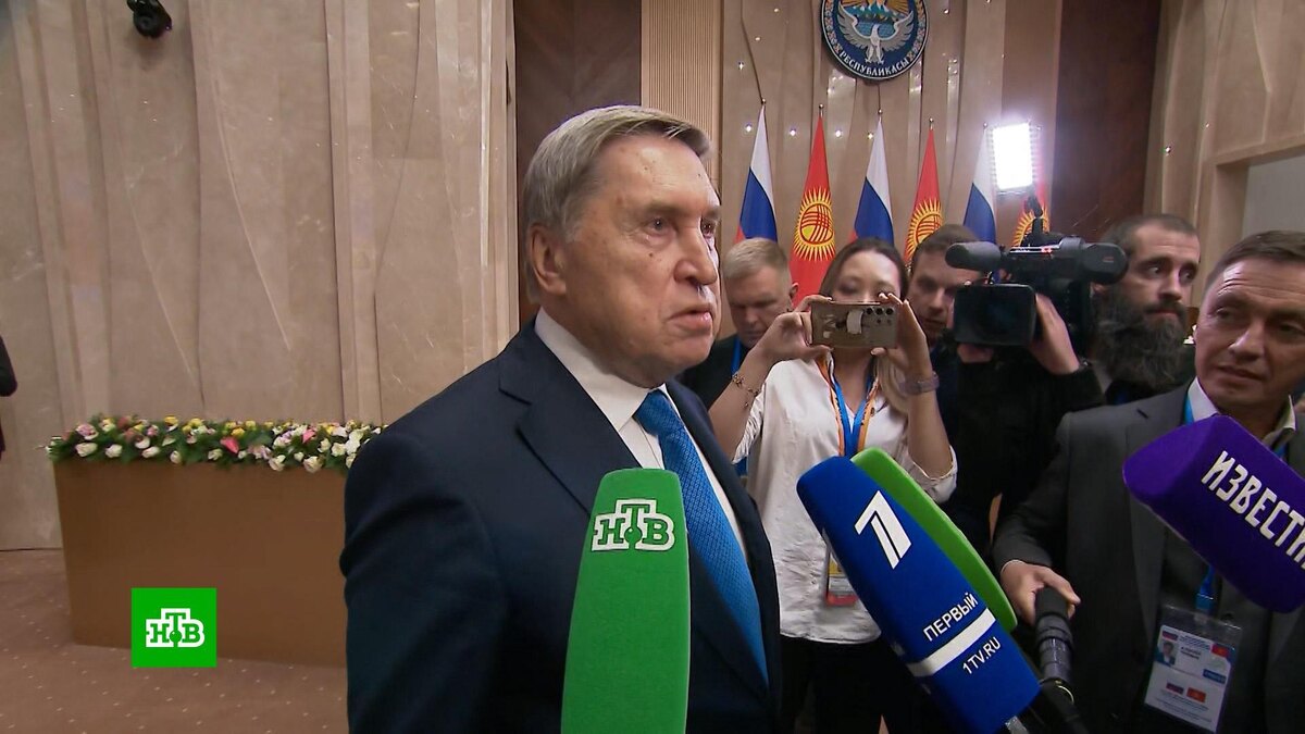    Ушаков: Россия пока ни с кем не обсуждала мирный план по Украине