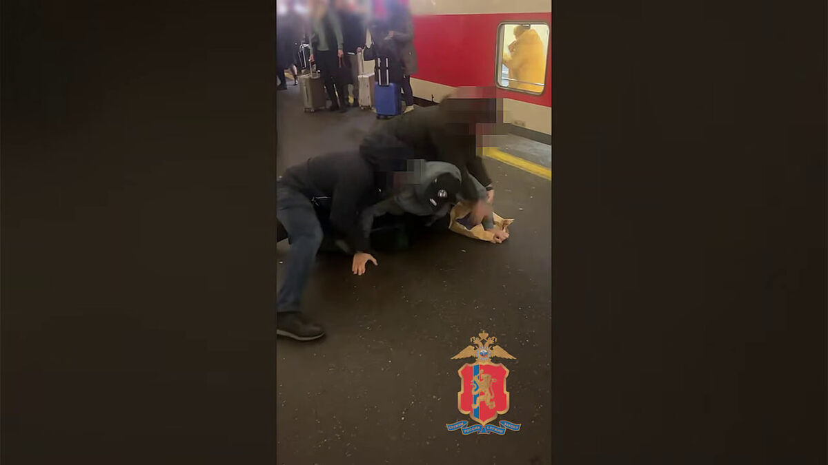     Курьер мошенников забрал у пенсионерки из Железногорска более миллиона рублей