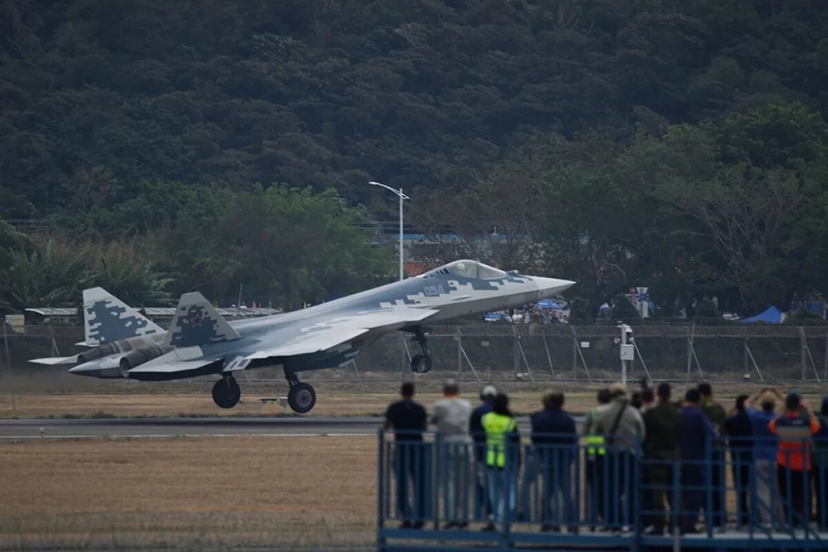    Вогнали в землю: генерал рассказал о победе русских истребителей над F-16