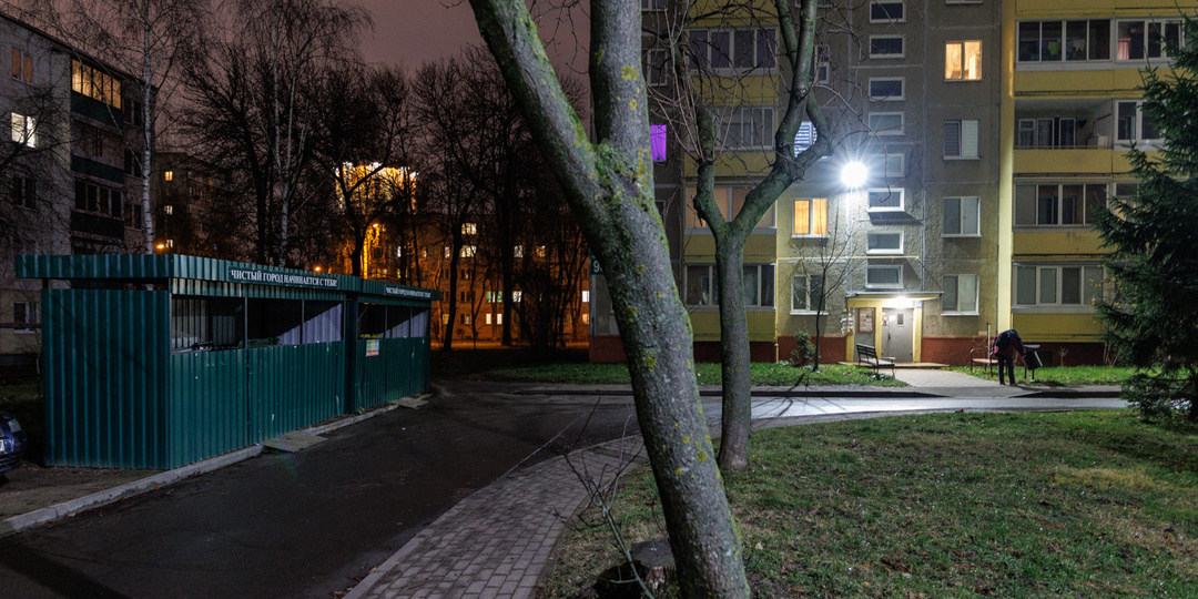 «Они кошмарили всех». Соседи о семье Липских, которые «планировали убийство более 40 человек»