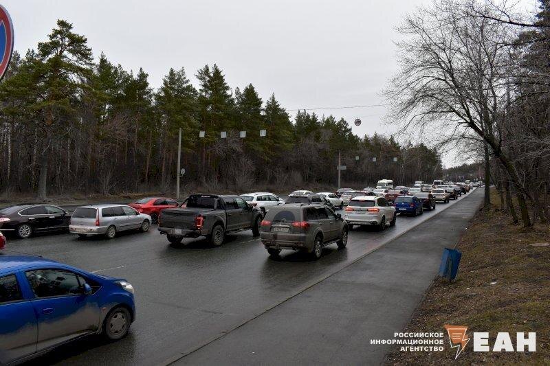    ЕАН / Машины в пробке