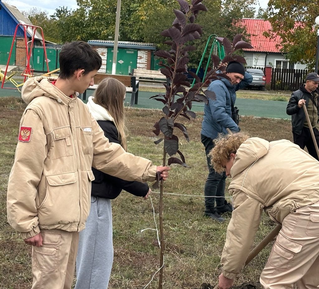    На площади Докукина "Наша газета"