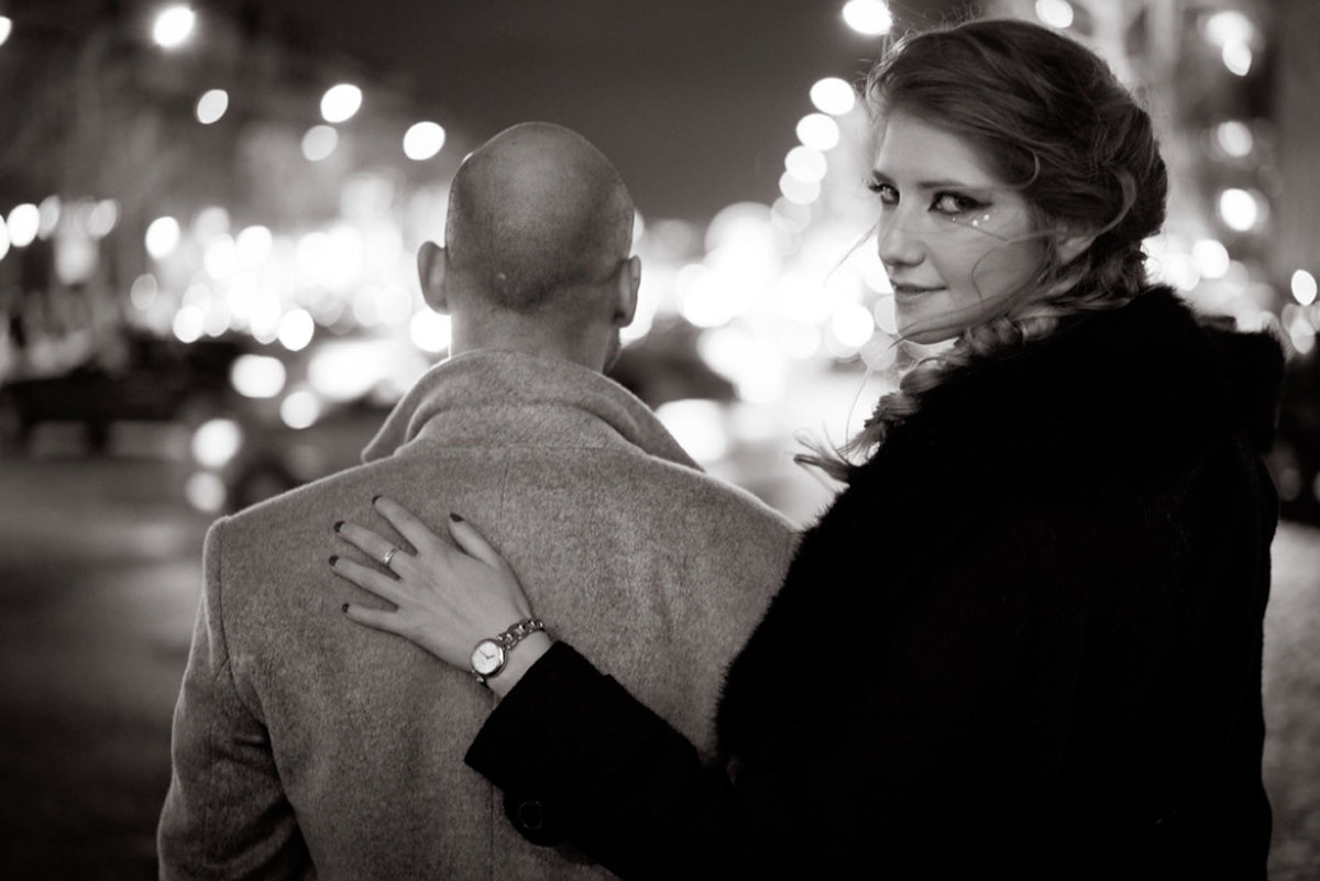 Нарцисс изображает из себя беспомощного и некомпетентного человека: «Я ничего не понимаю, помоги, ты же в этом разбираешься!»