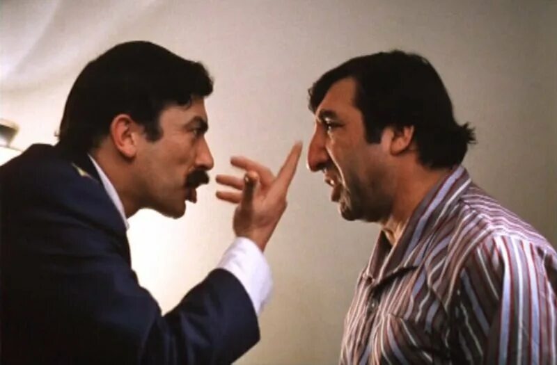 Как уникальный Фрунзик Мкртчян "случайно попал" в "Мимино", и почему его не оказалось в "Джентльменах удачи" в роли "Василия Алибабаевича".