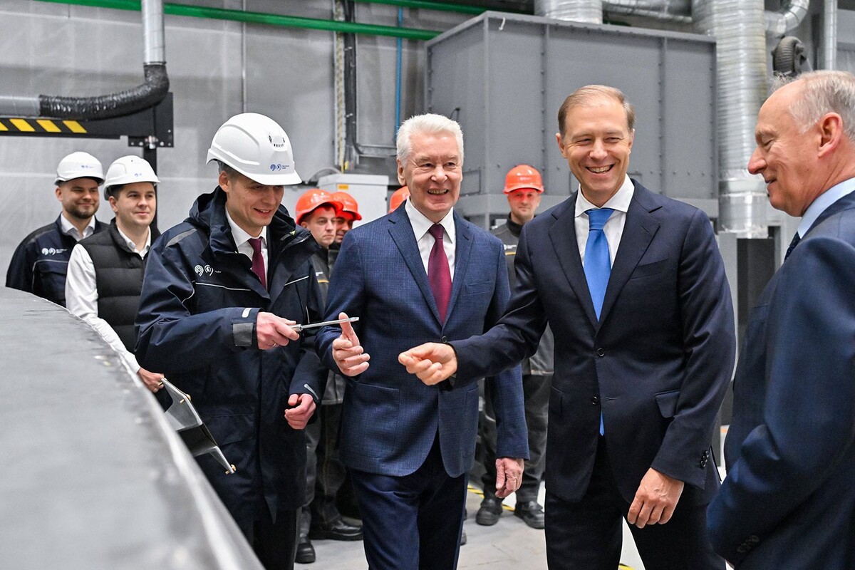    В Москве начала работу верфь по строительству инновационных электросудов