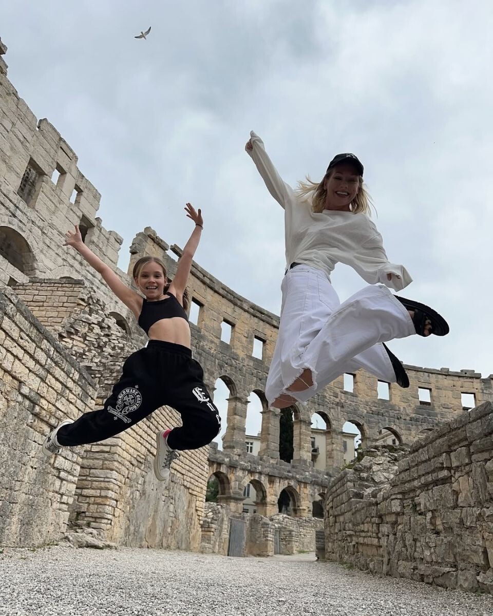    Анастасия — дочь Гарика Харламова и Кристины Асмус. Источник: @asmuskristina*