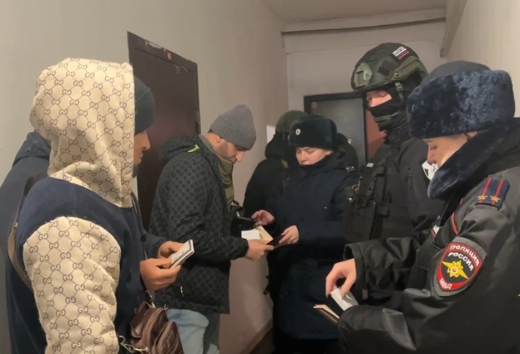 Рейд по проверке мигрантов в хостелах и на плодоовощной базе прошёл в Иркутске