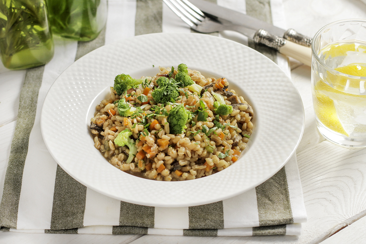 Перлотто с белыми грибами на фирменном бульоне