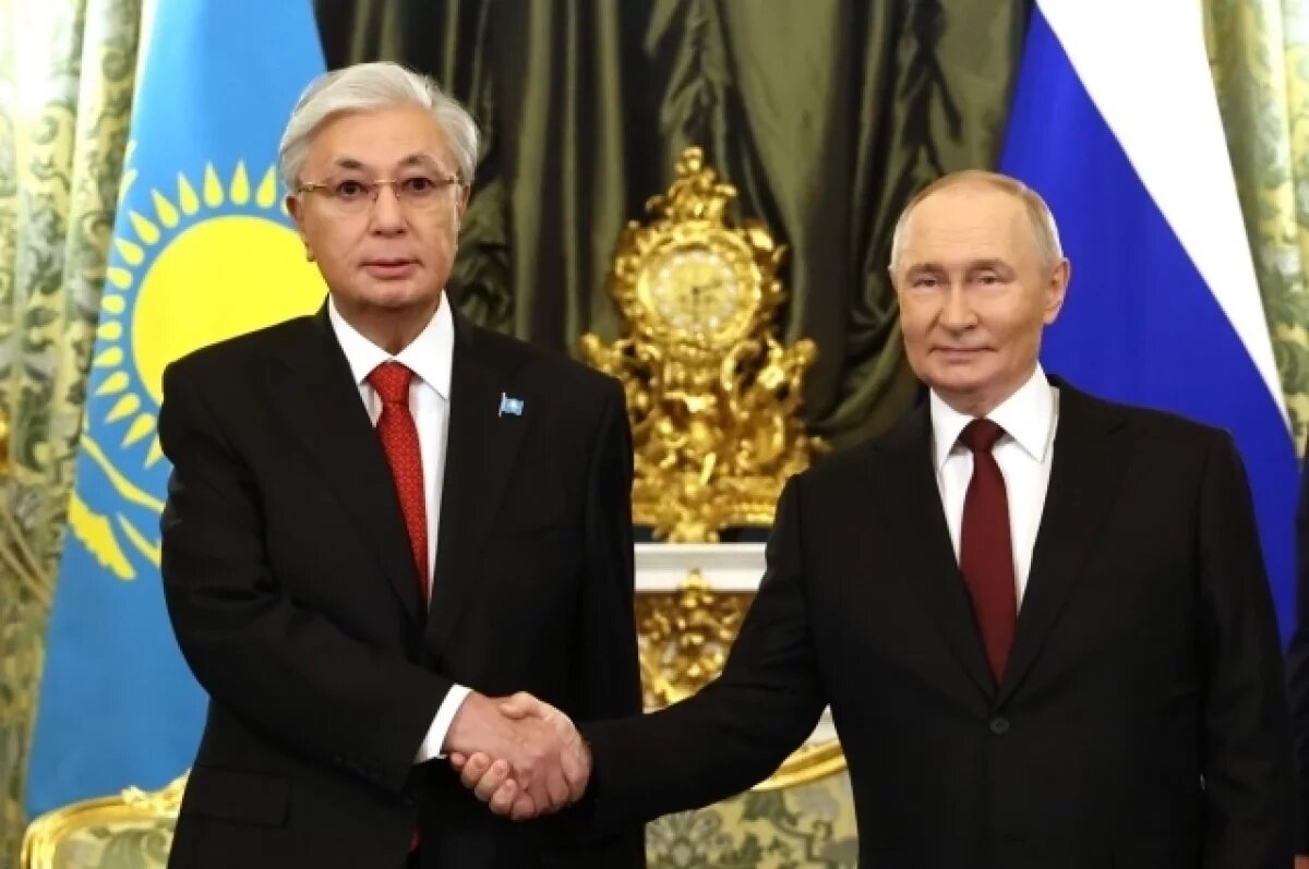    Путин провел встречу с лидером Казахстана