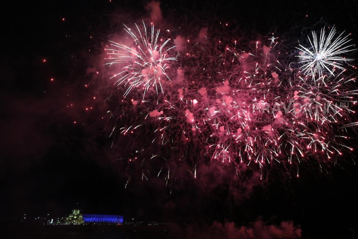    Праздничных фейерверков в новогоднюю ночь, как и в прошлые годы, не будет