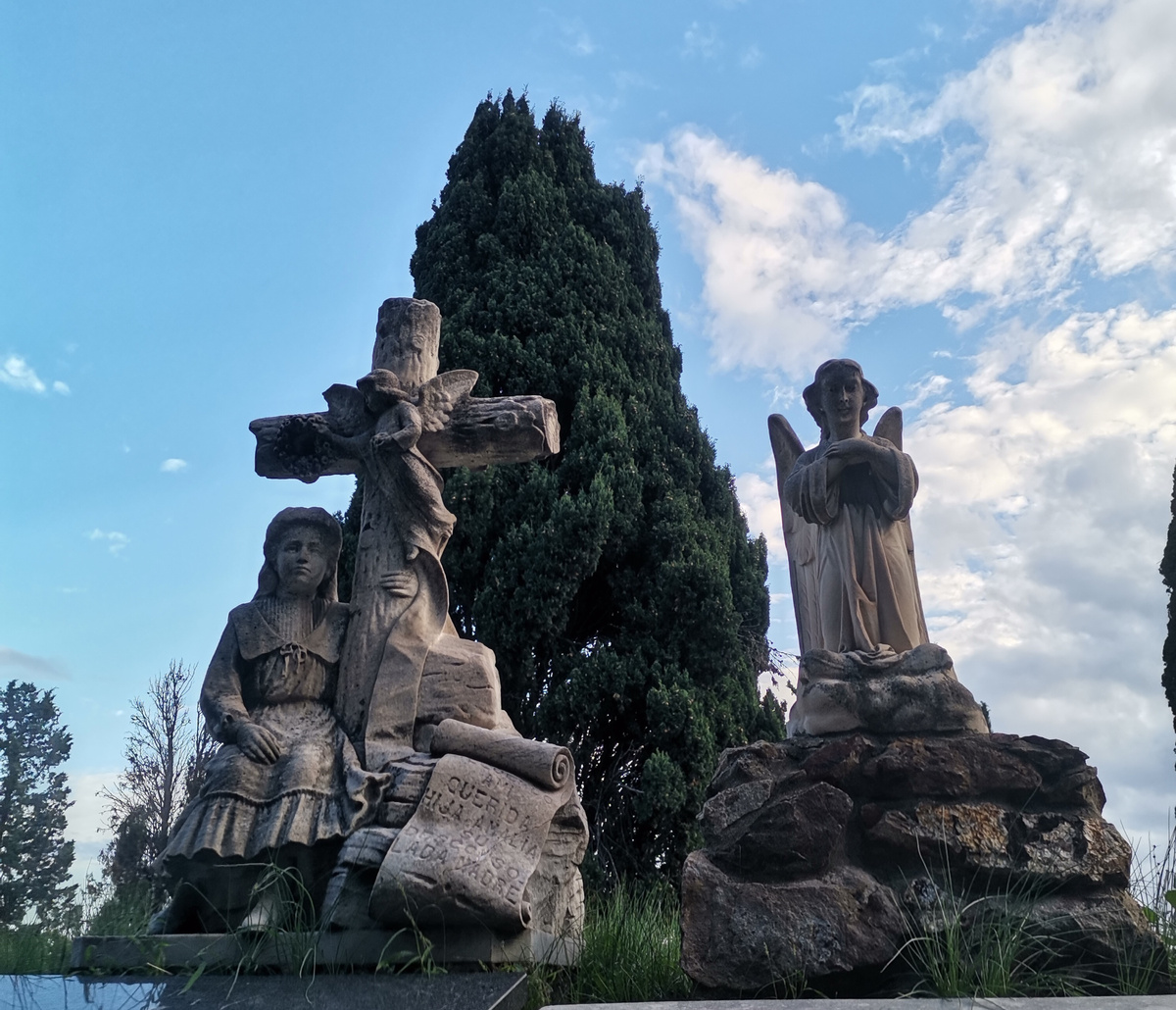 Ангелочки, кладбище Монжуик