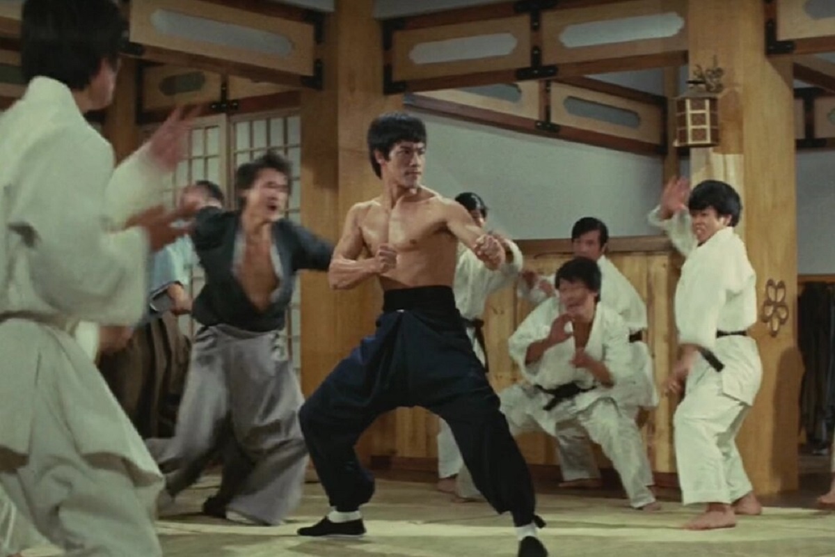    Брюс Ли создал собственную грациозную технику боя