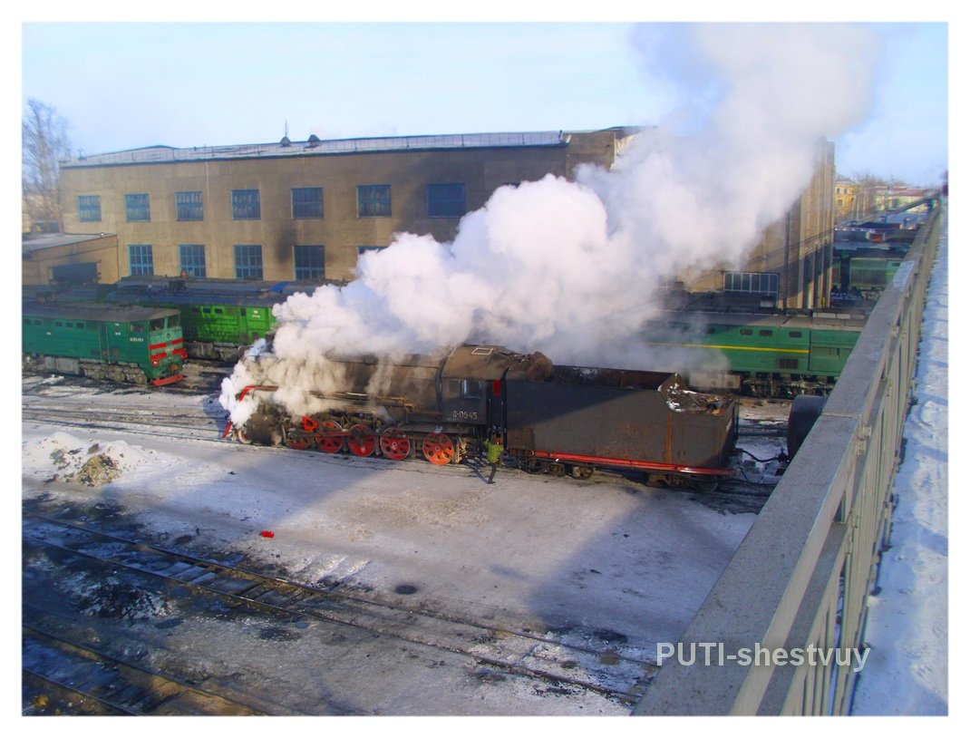 Паровоз Л-0945 под парами на станции Борзя (12 декабря 2009 г.)