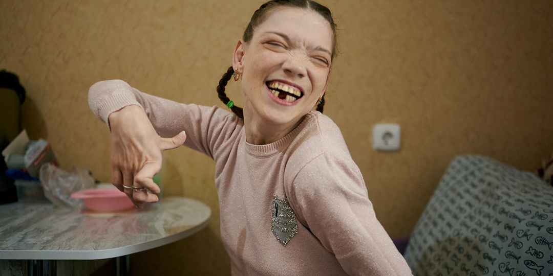 Везучая Настя: как в 30 лет выйти из ПНИ и начать жизнь с чистого листа, если тебя с детства и за человека-то особо не считали