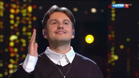 "За мною зажигали города
Глупые, чужие города
Там меня любили, только это не я"(с) Фото: YouTube