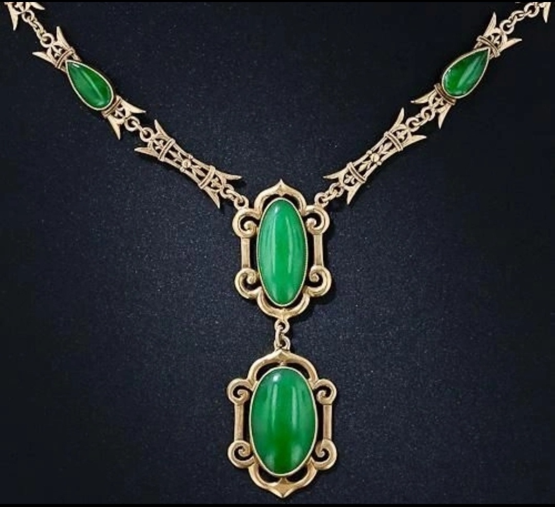 Украшения. Яблочный жадеит.