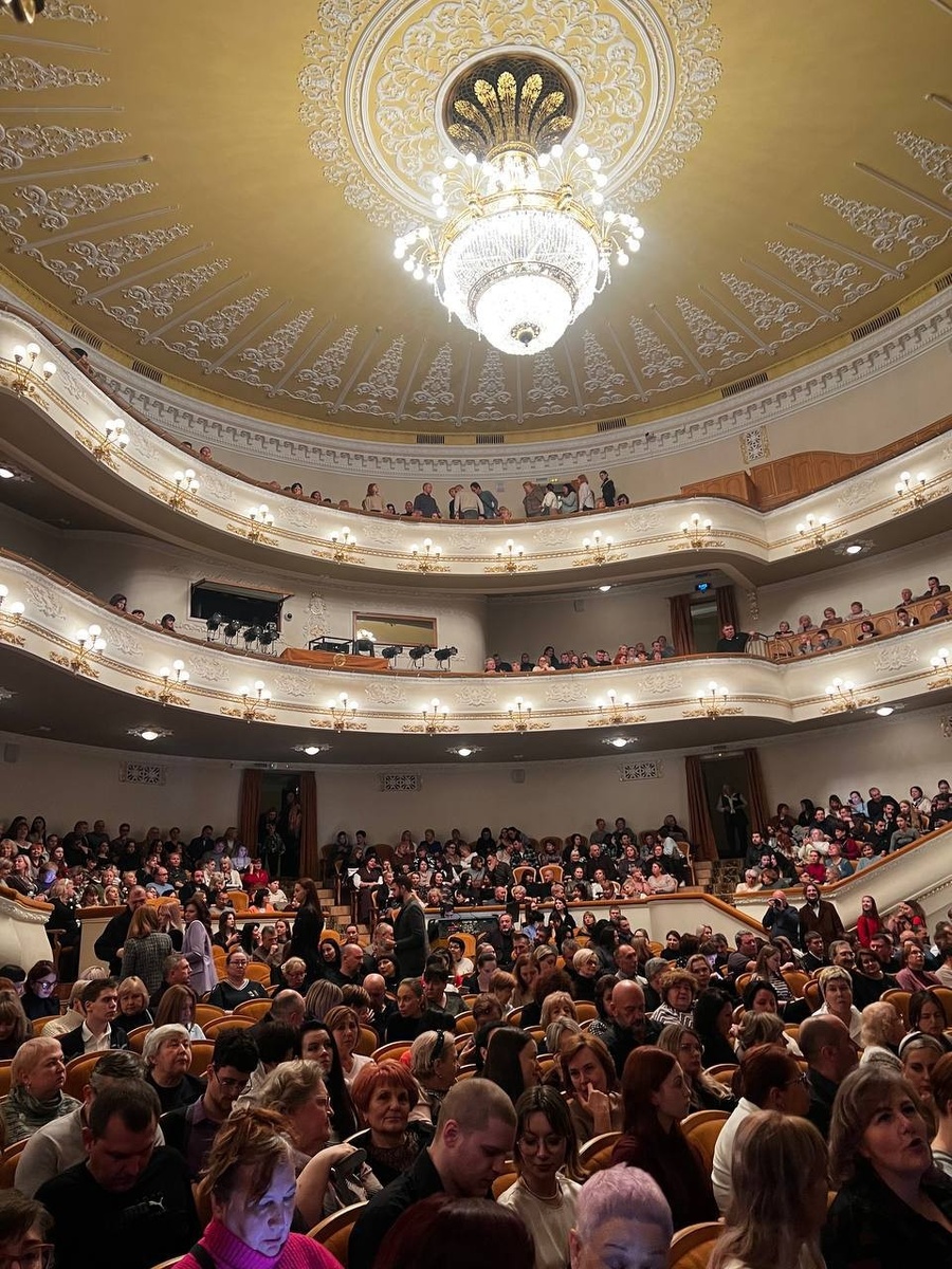    Артисты театра имени Евгения Вахтангова впервые выступили в Донецке. Фото: ТГ-канал директора театра Кирилла Крока