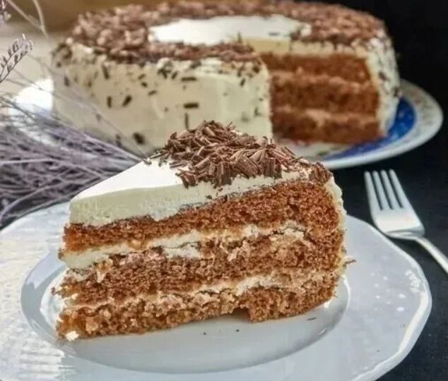 Простой рецепт торта со сметанным кремом и пропиткой