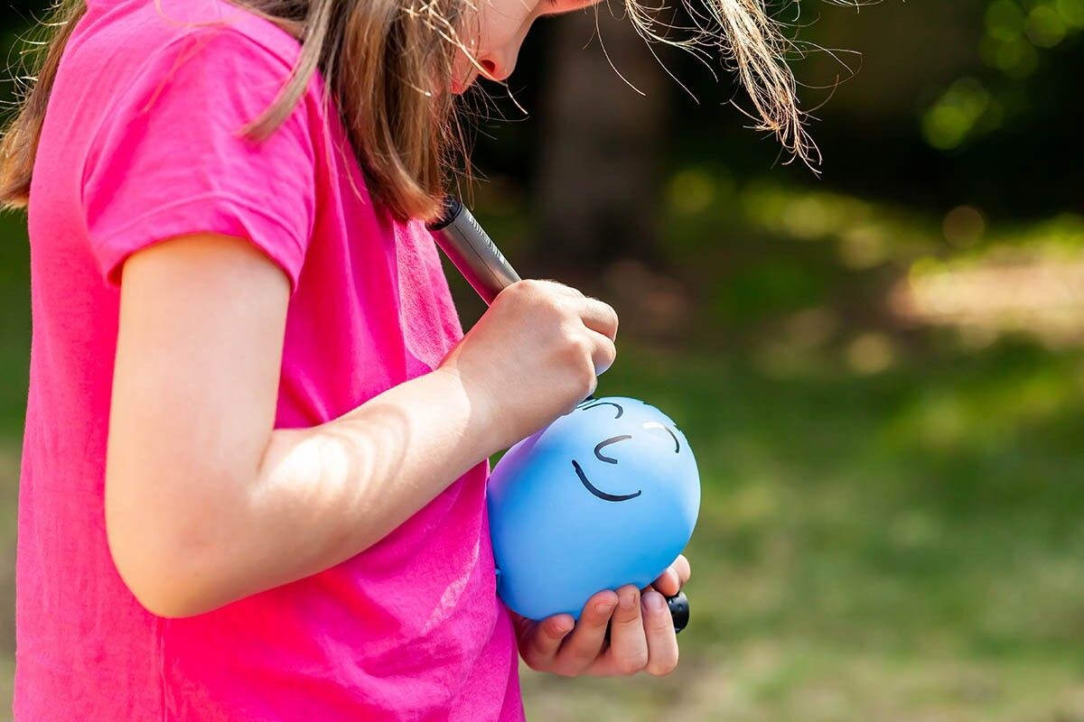 Для детей нормально придумывать персонажей, сюжеты и целые миры. Источник: tomeqs / Shutterstock / FOTODOM📷
