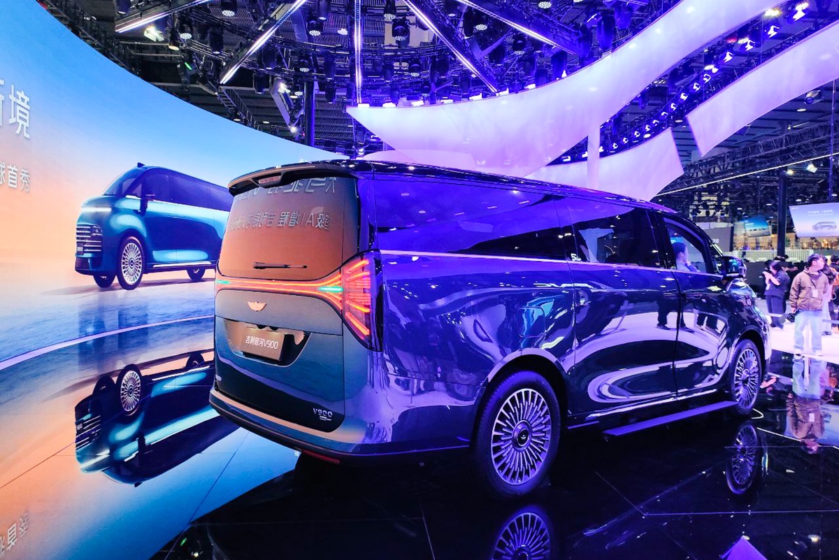    Китайцы обожают минивэны, поэтому Geely Galaxy V900 точно заинтересует покупателей. /Юрий Зубко/ РГ