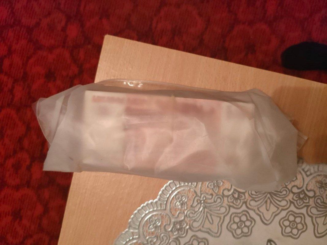    75-летняя жительница Пионерского помогла поймать курьера мошенников