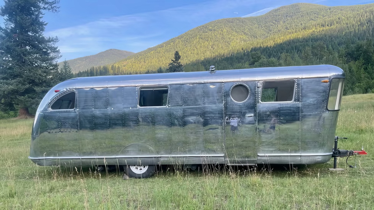 ©Bring a Trailer ©Spartan Manor