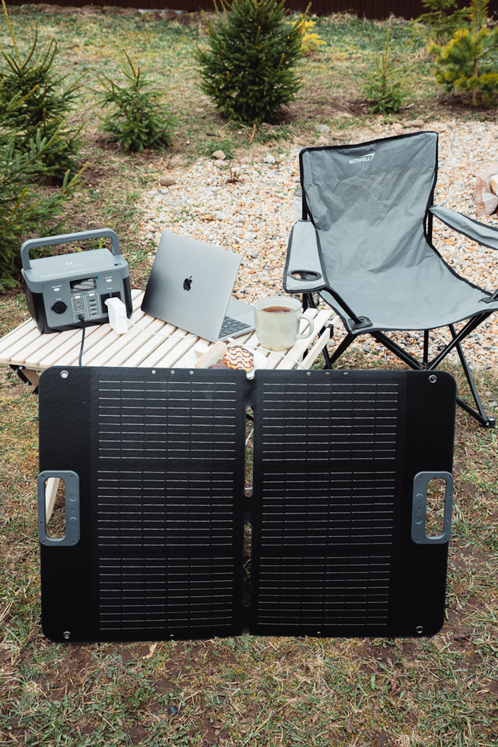 Лёгкая электростанция весом 4 кг и  мощностью 300 Вт — для коротких выездов