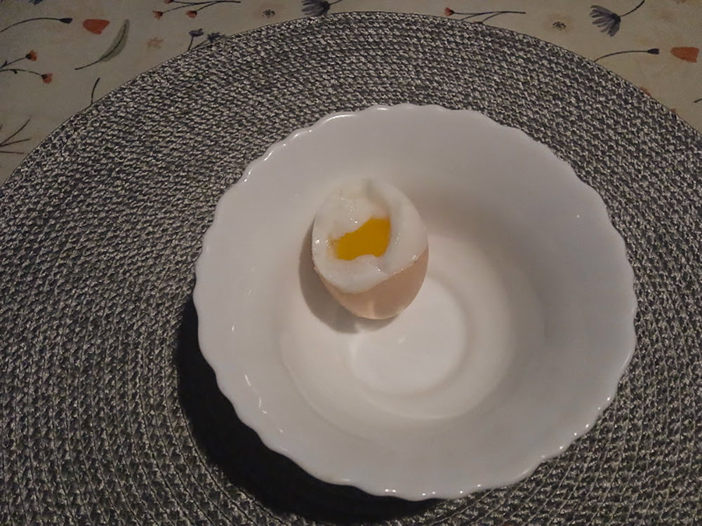 Как я люблю, вареный белок, сырой желток