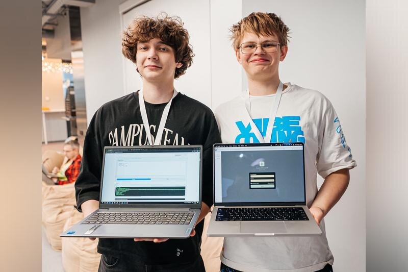    Участники хакатона «Уральский код»