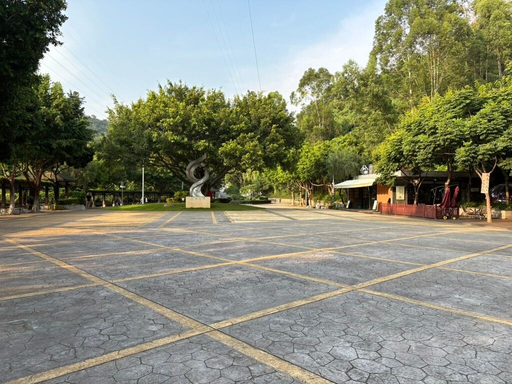 Чистые улицы Сямыня. И пустые.