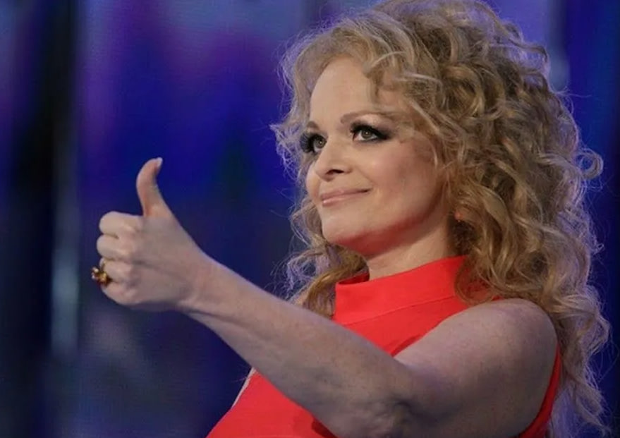 Кассационный суд отклонил жалобу покупательницы квартиры Долиной и оставил ее в собственности артистки, сообщили в суде только что.